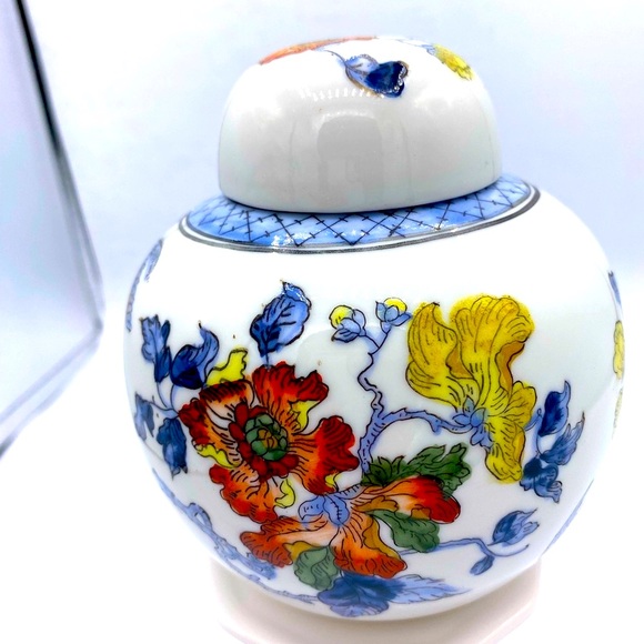 Vintage Japanese Porcelain Ginger Jar Decorated In Hong Kong Hand painted - Picture 6 of 6